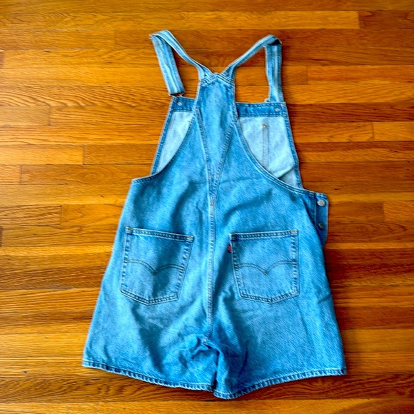 Levis Demin Overalls size medium - Picture 4 of 4